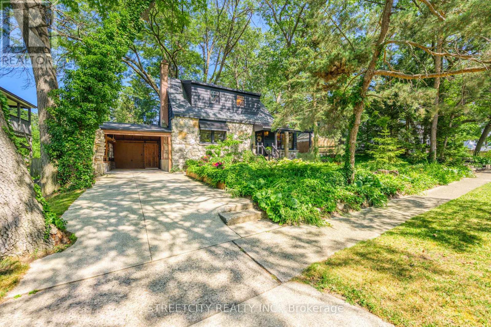 1358 SPARTAN AVENUE, Sarnia