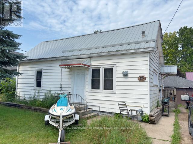 28 VICTORIA STREET S, Aylmer