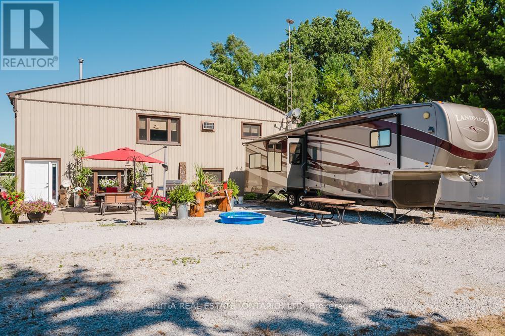 9450 LONGWOODS ROAD, Chatham-Kent (Chatham)