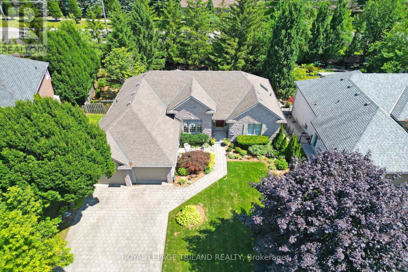 26 BUTTERNUT LANE, London South (South B)