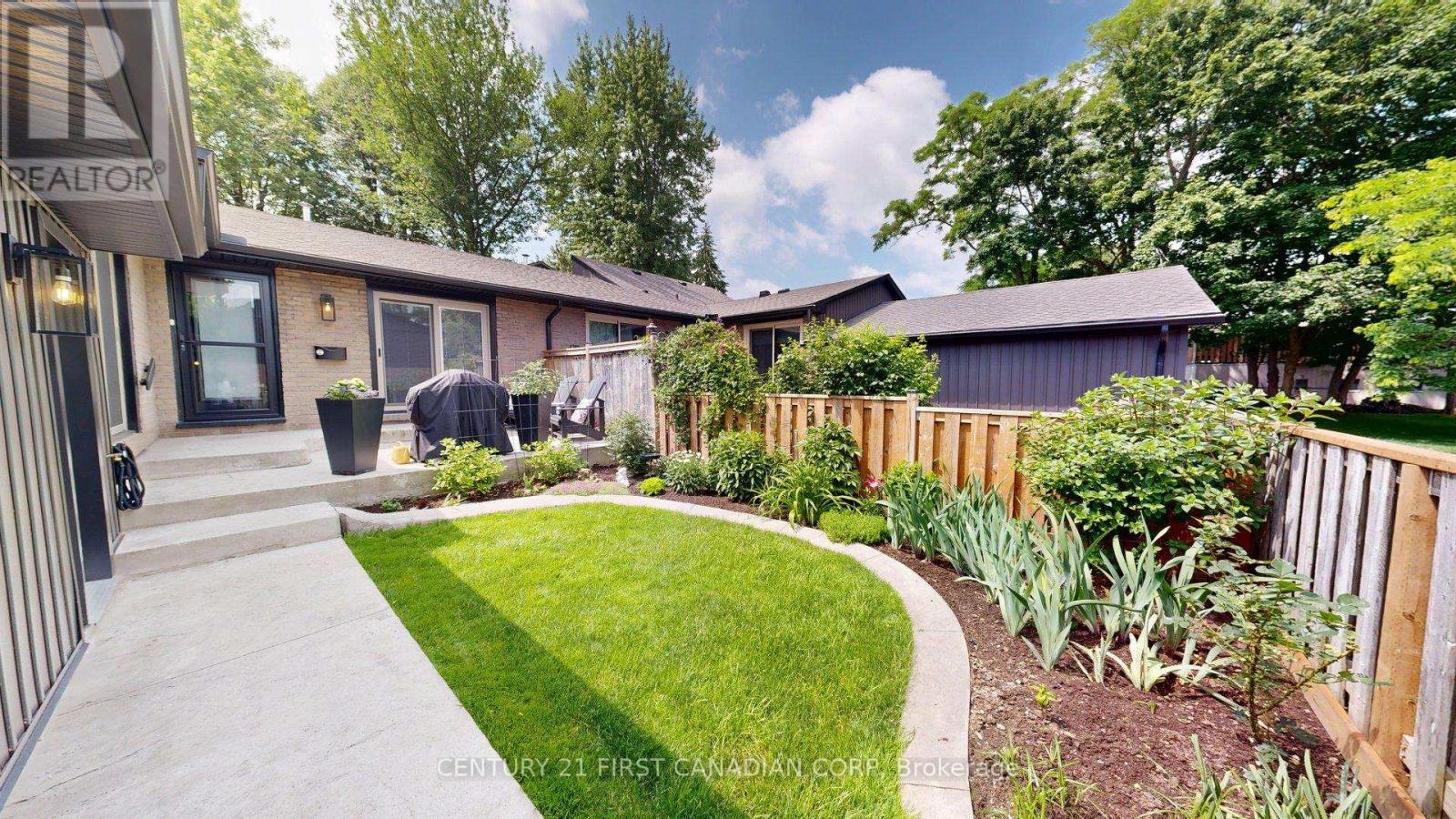 527 TOPPING LANE, London South (South N)