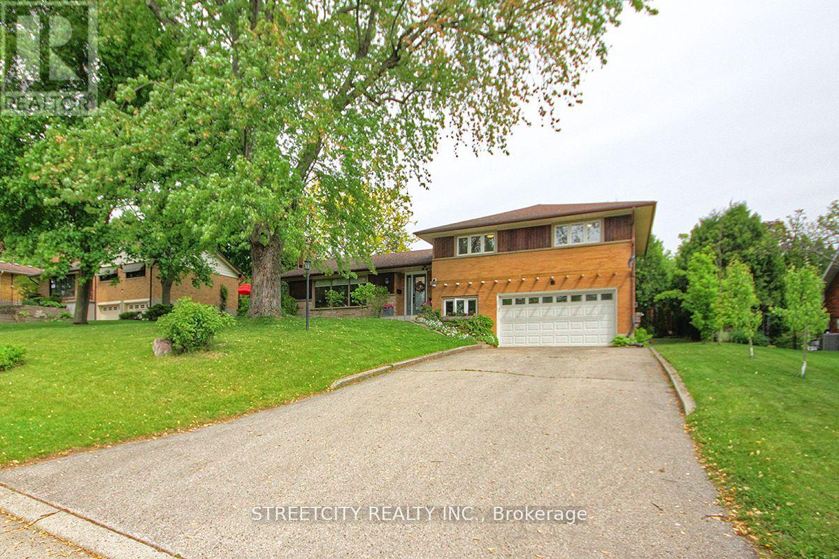 825 CLEARVIEW AVENUE, London North (North Q)