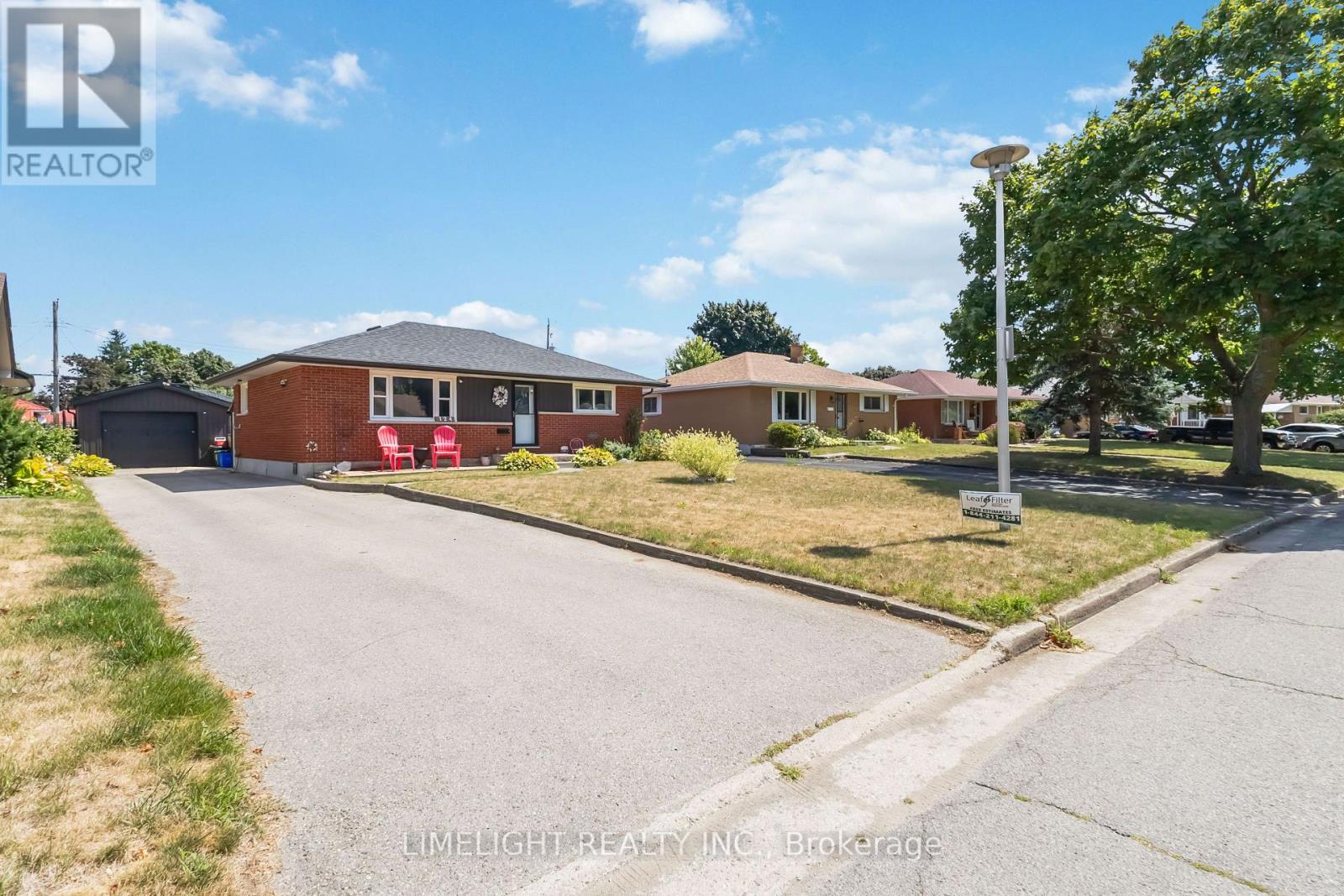 124 SUSAN AVENUE, London East (East D)