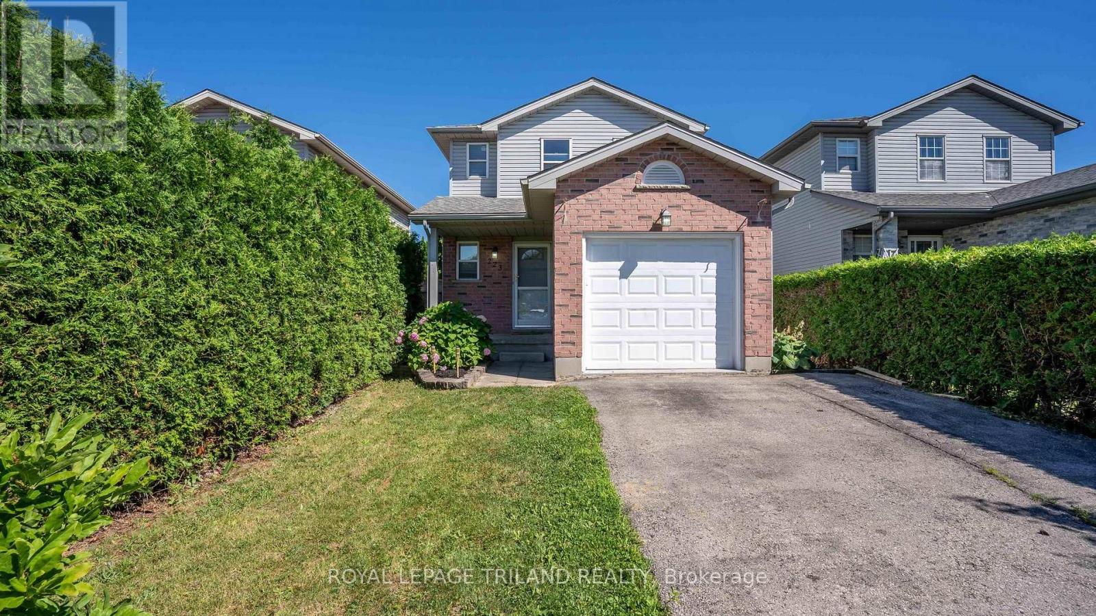 223 SIMPSON CRESCENT, London East (East I)
