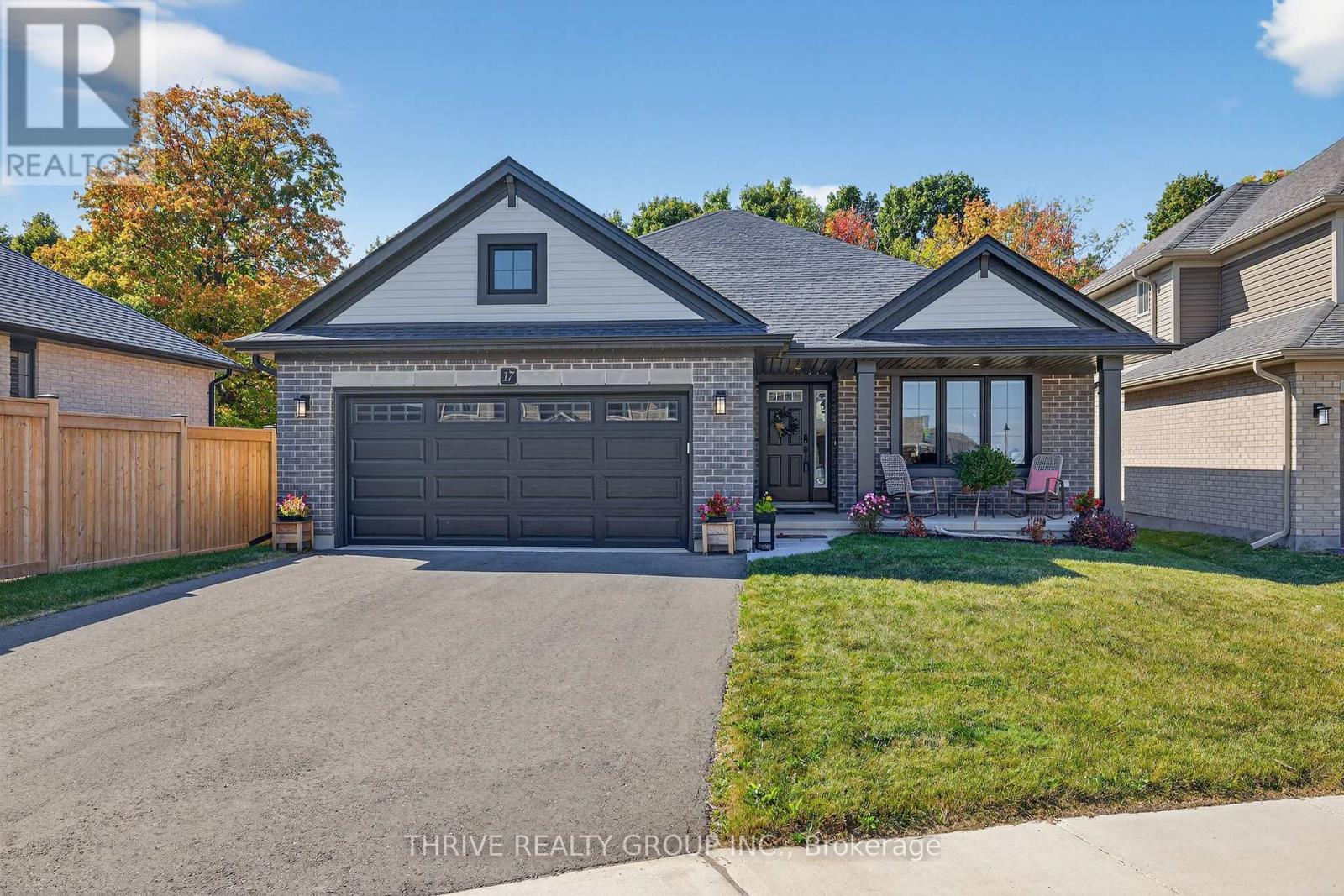 17 DUNNING WAY, St. Thomas