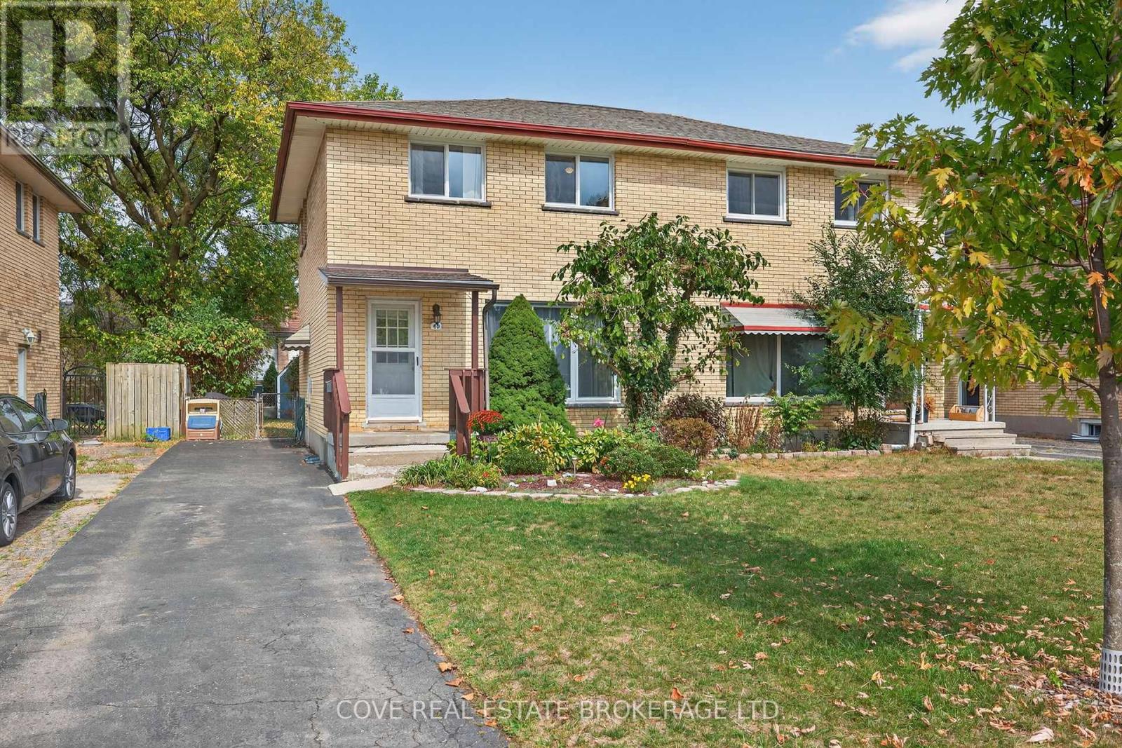 40 HAWKESBURY AVENUE, London East (East D)
