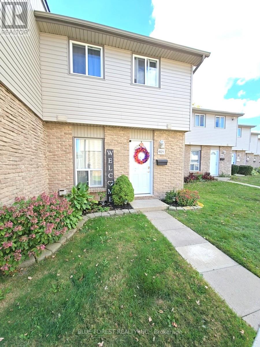 16 - 821 SOUTHDALE ROAD E, London South (South Y)