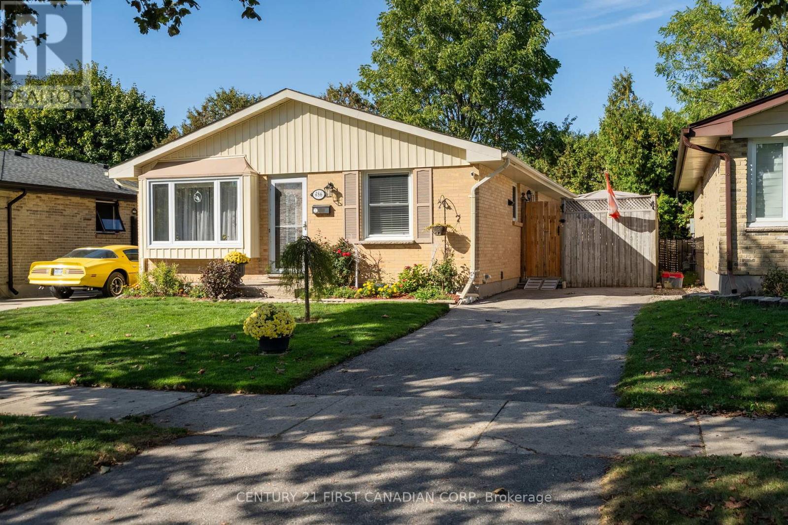 486 FERNDALE AVENUE, London South (South Q)