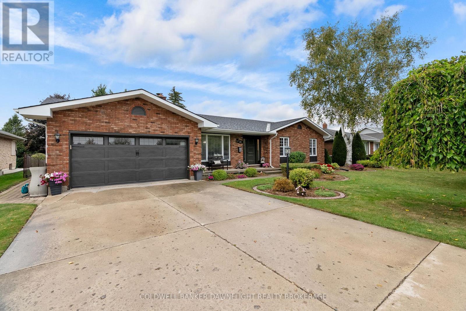 399 PRYDE BOULEVARD, South Huron (Exeter)
