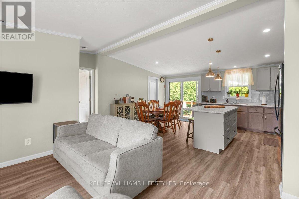 13 KELLESTINE DRIVE, Strathroy-Caradoc (SE)