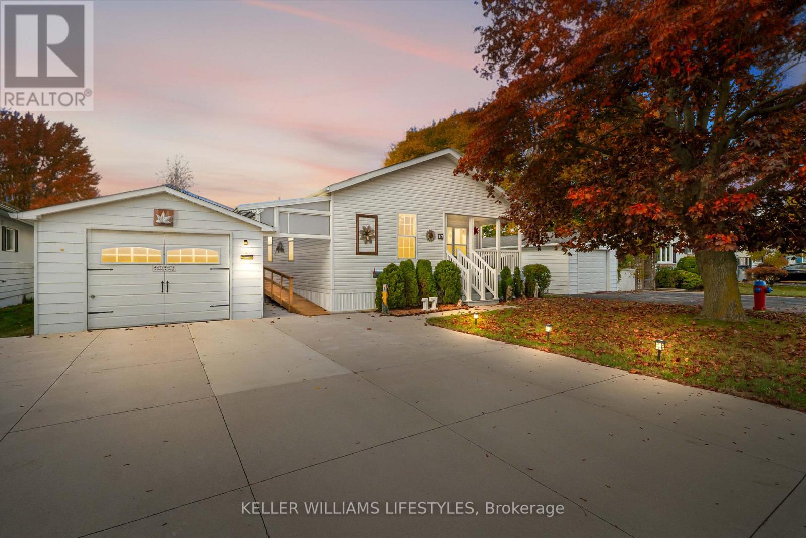 17 GEORGE STREET, Strathroy-Caradoc (SE)