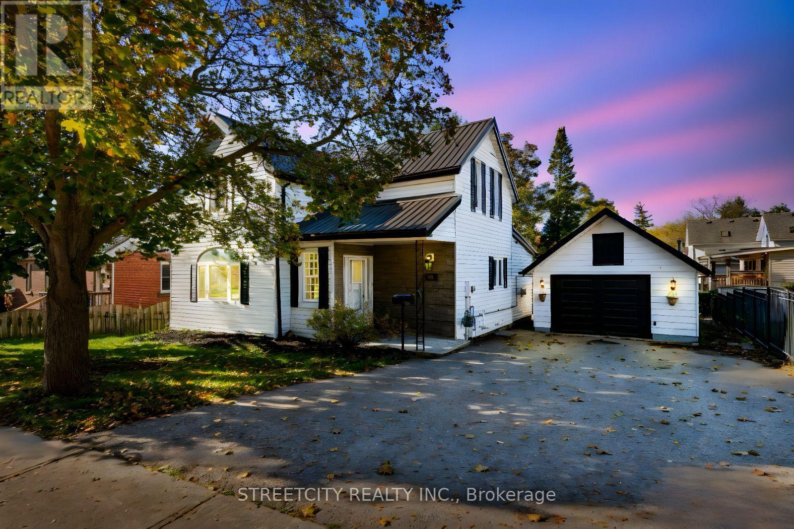 58 NORWICH AVENUE, Woodstock (Woodstock - South)