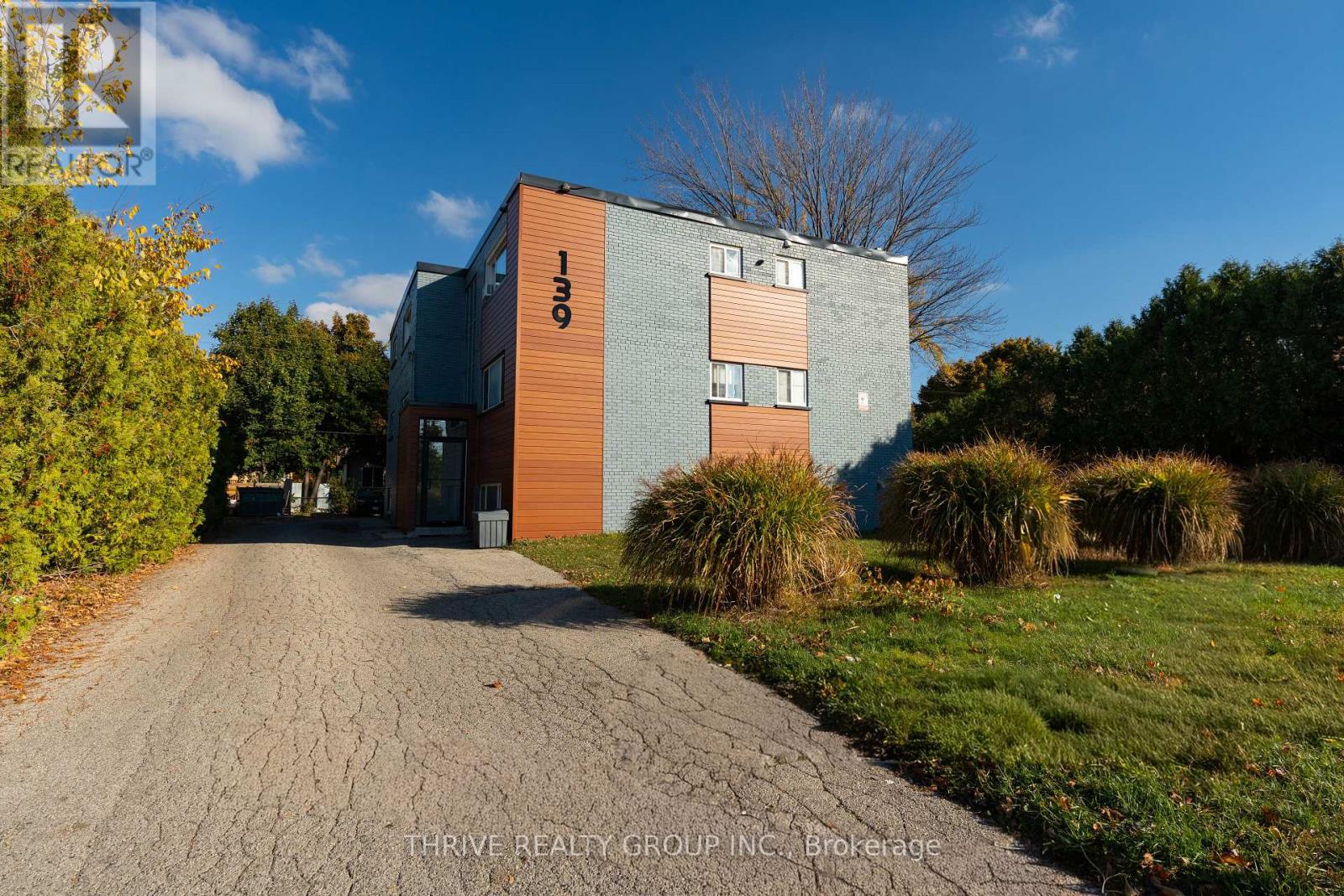 139 GODFREY DRIVE, London East (East D)