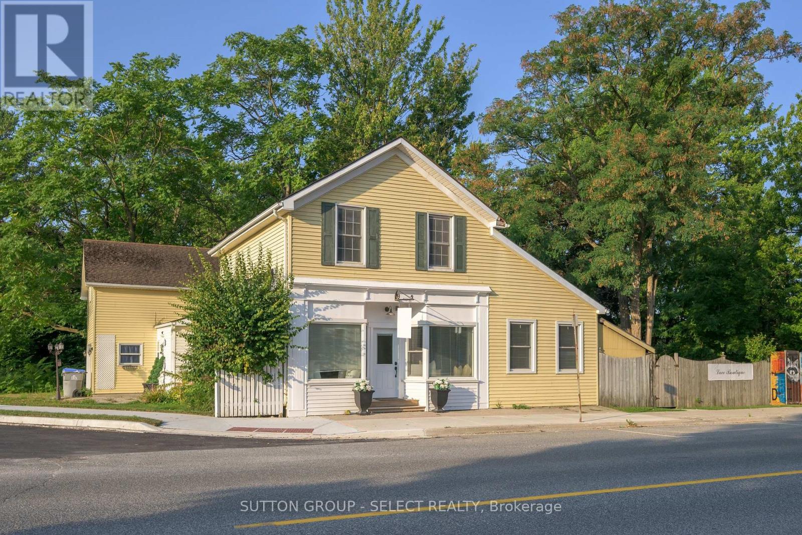 213 MAIN STREET, Lucan Biddulph (Lucan)