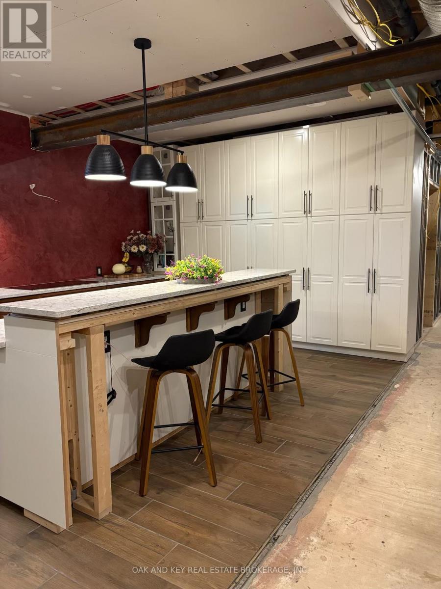 5661 CLANDEBOYE DRIVE, Lucan Biddulph (Clandeboye)