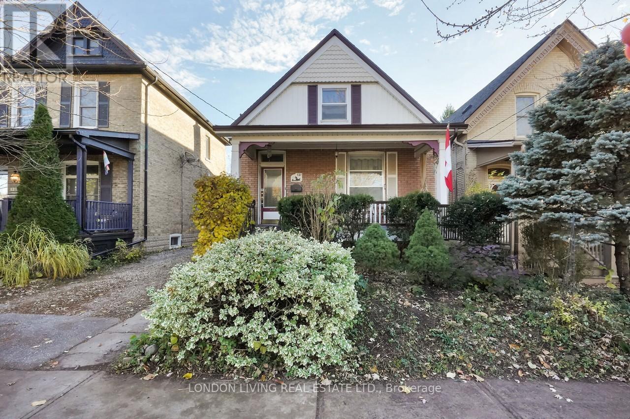 121 TECUMSEH AVENUE E, London South (South F)