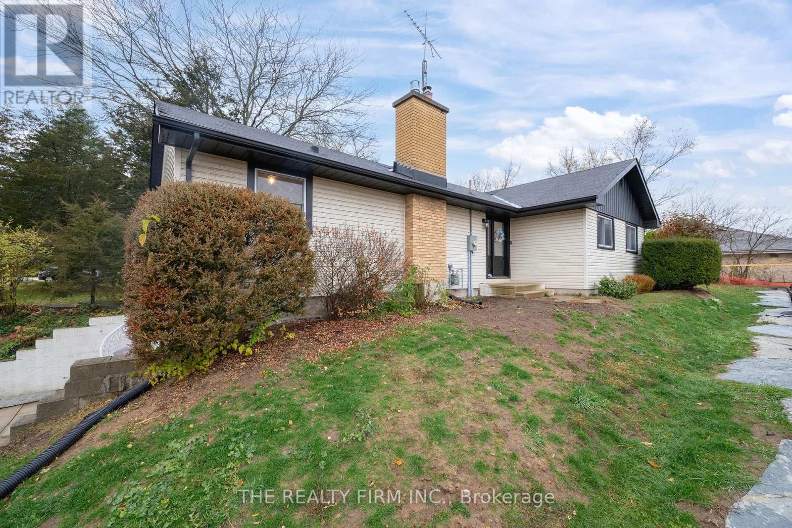 179 VALLEYVIEW DRIVE, Middlesex Centre (Komoka)