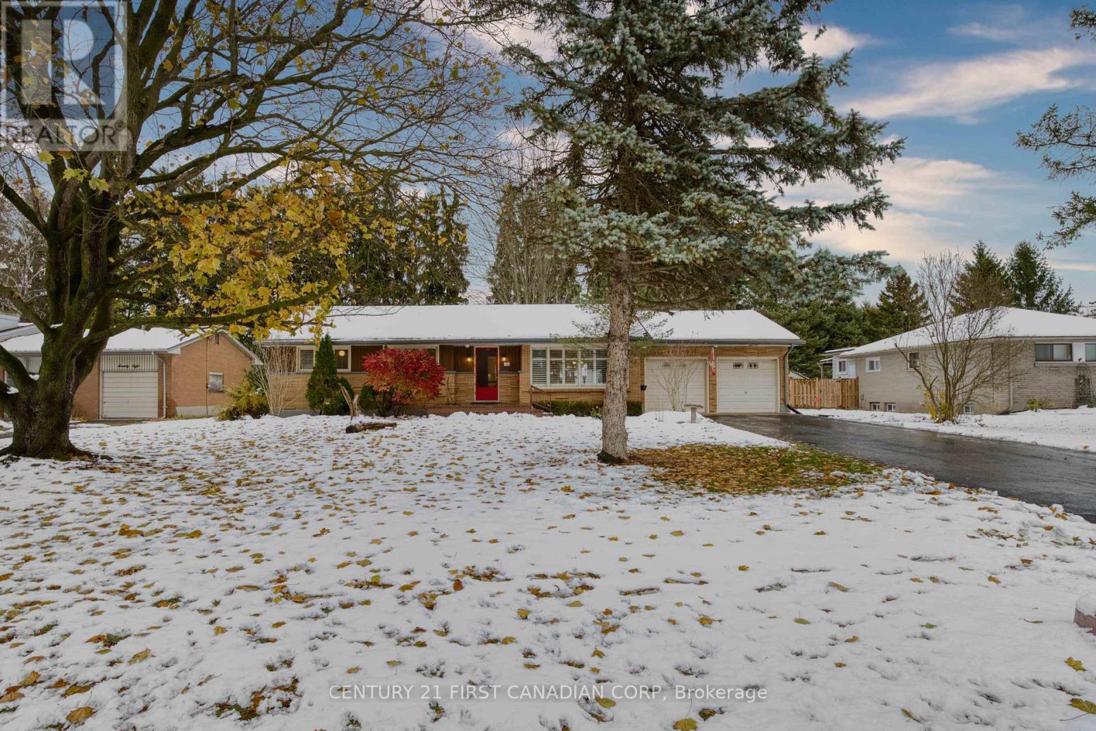 74 DALEVIEW CRESCENT, London North (North G)