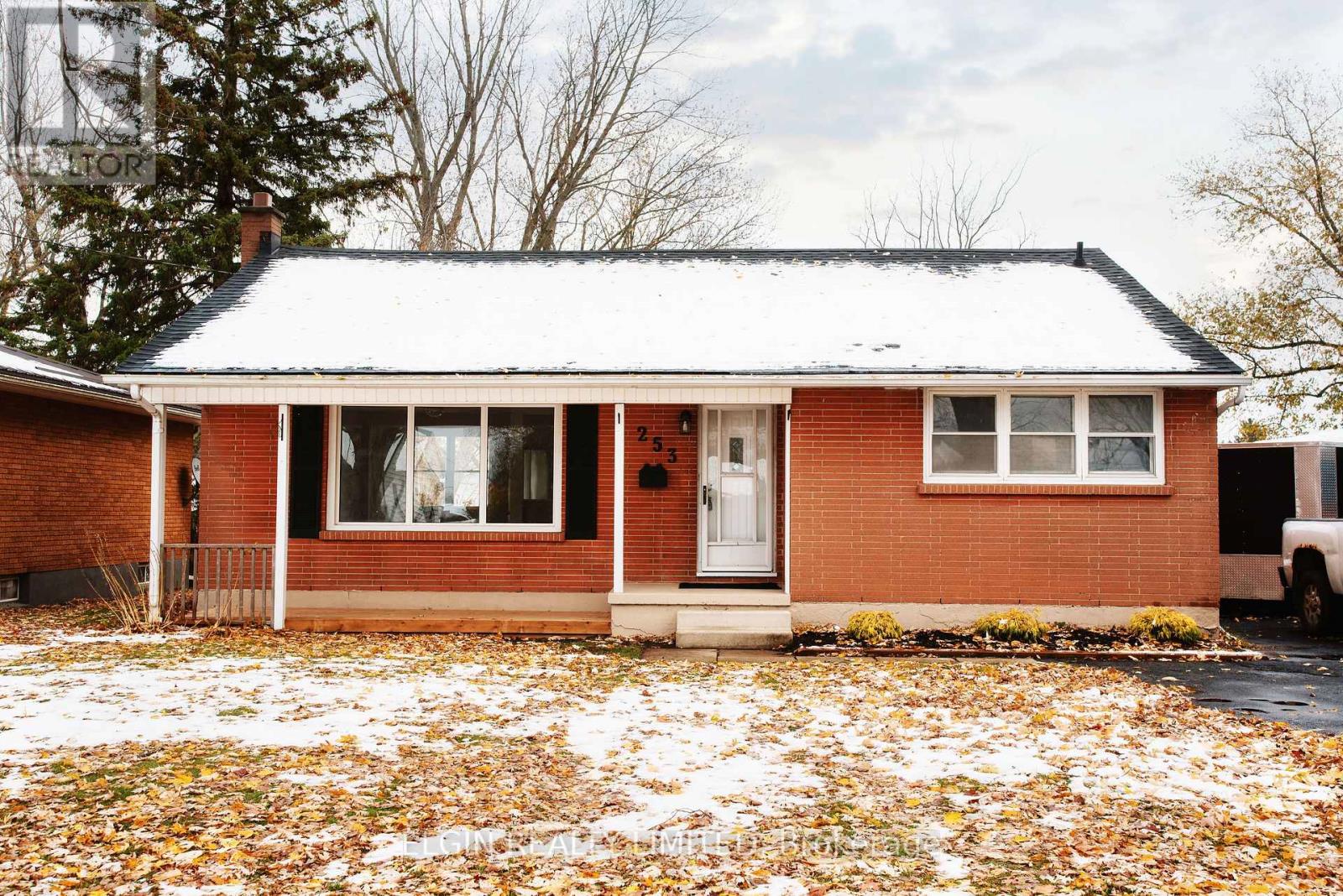 253 ALMA STREET, St. Thomas