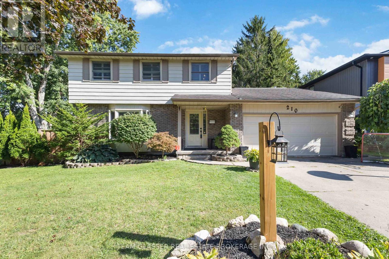 210 CHALET CRESCENT, London South (South K)