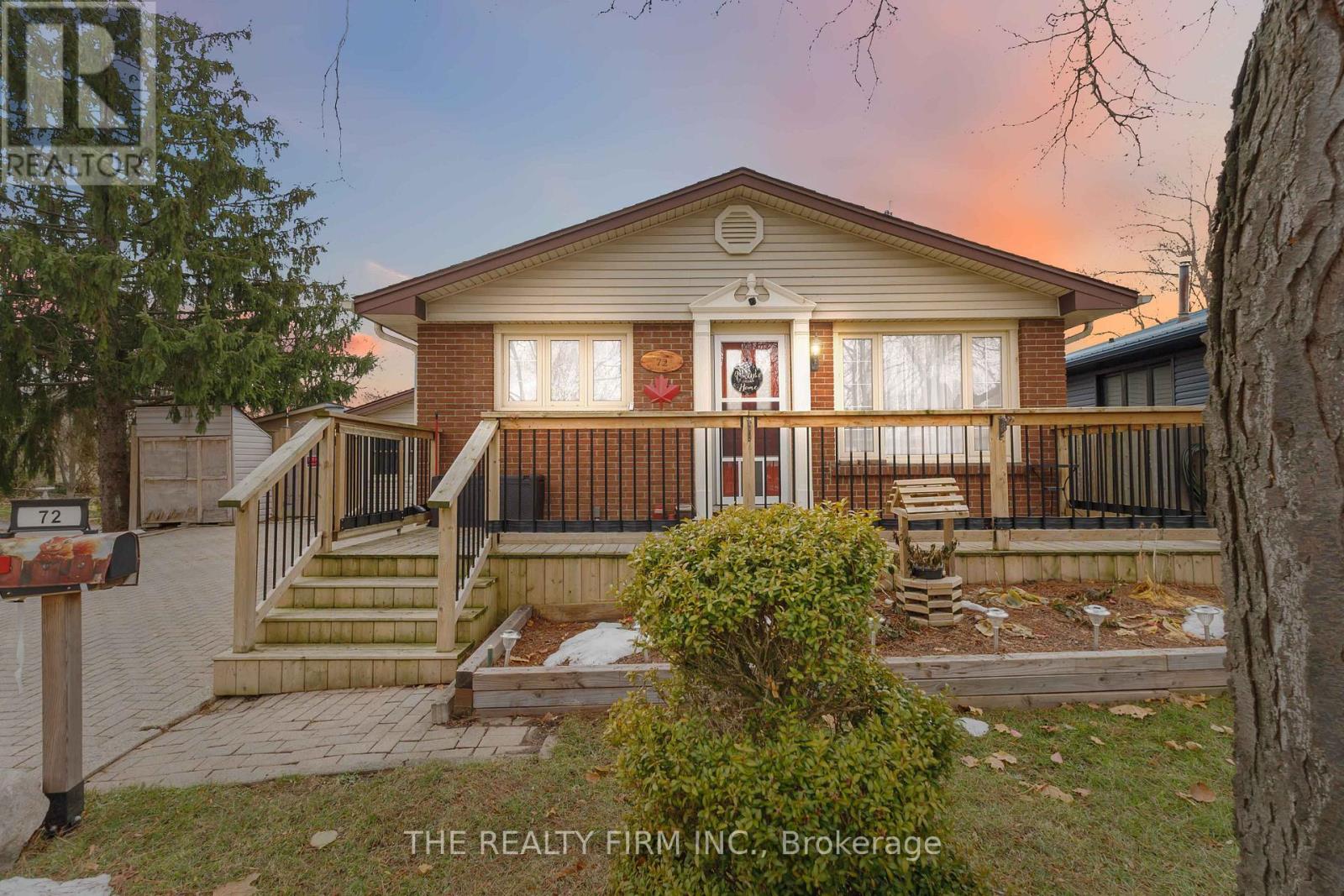 72 METCALFE CRESCENT, London South (South Y)