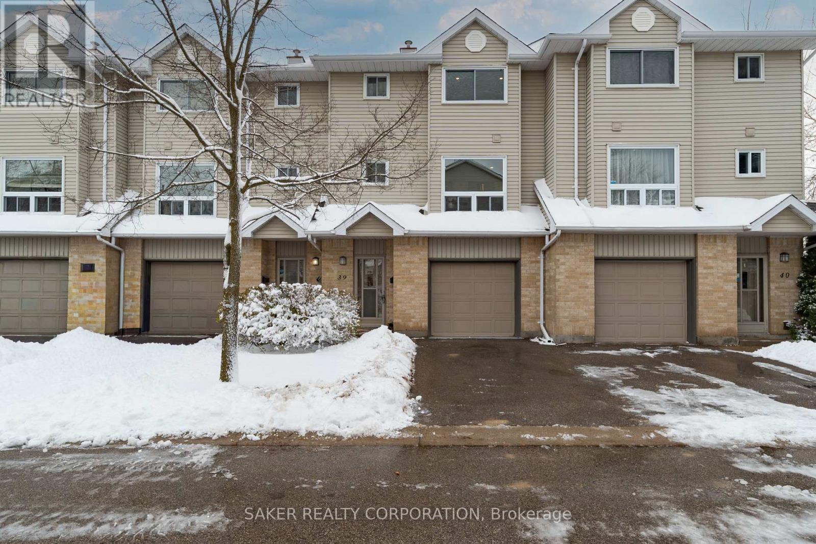 39 - 1990 WAVELL STREET, London East (East I)