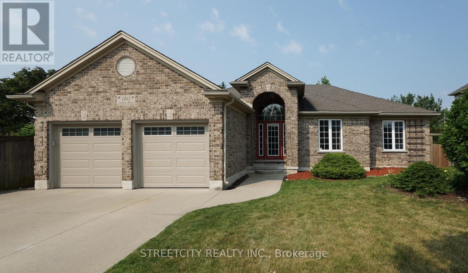 1861 LOUISE BOULEVARD, London North (North R)