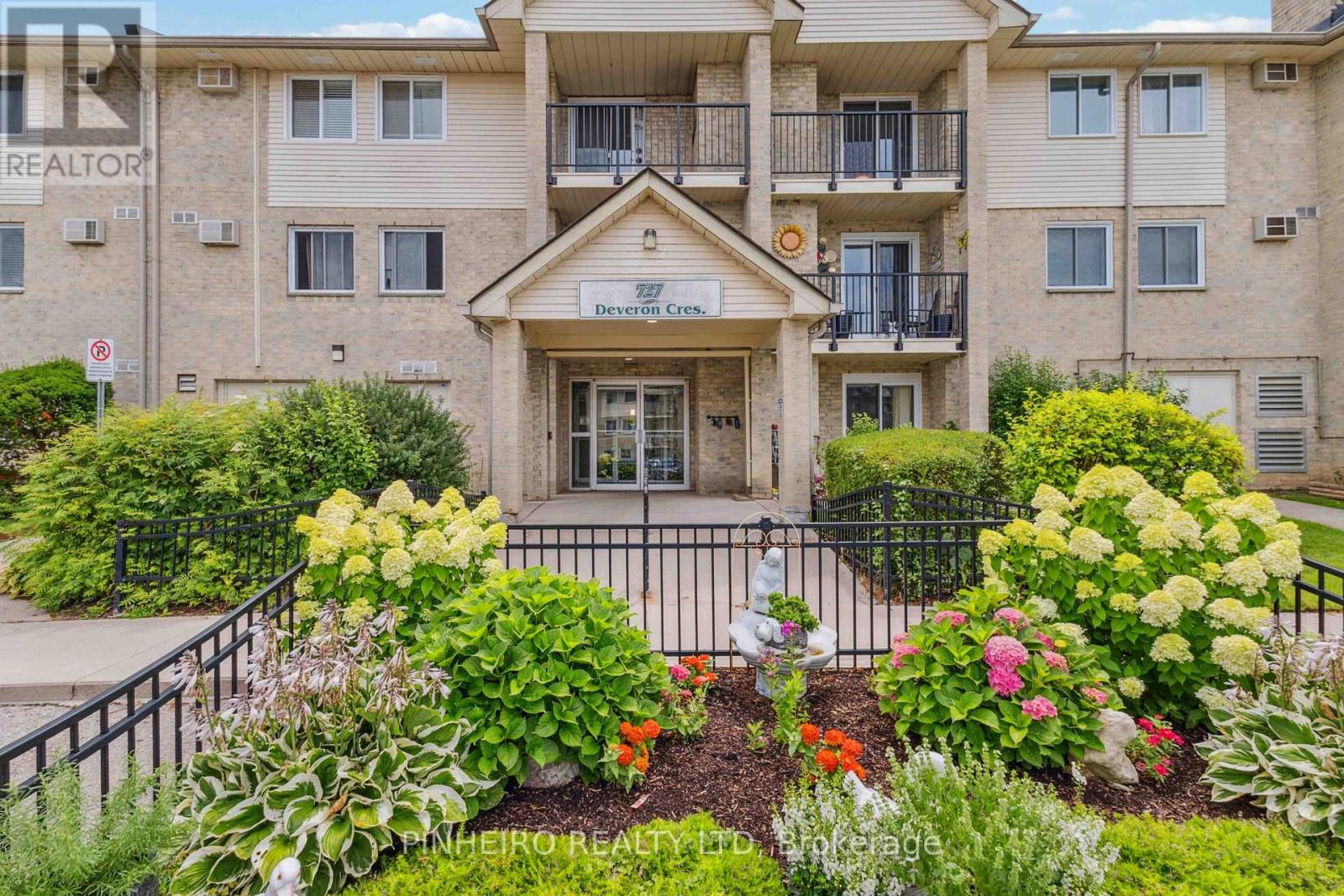 309 - 727 DEVERON CRESCENT, London South (South T)