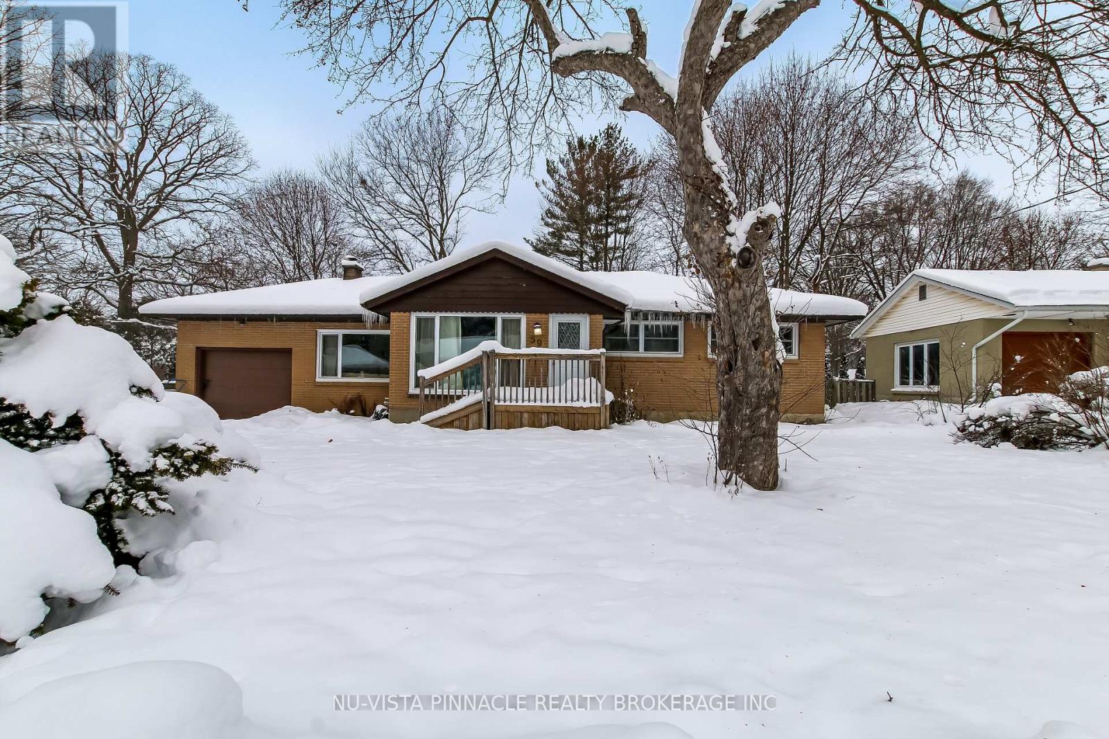 59 THORNCREST CRESCENT, London South (South D)