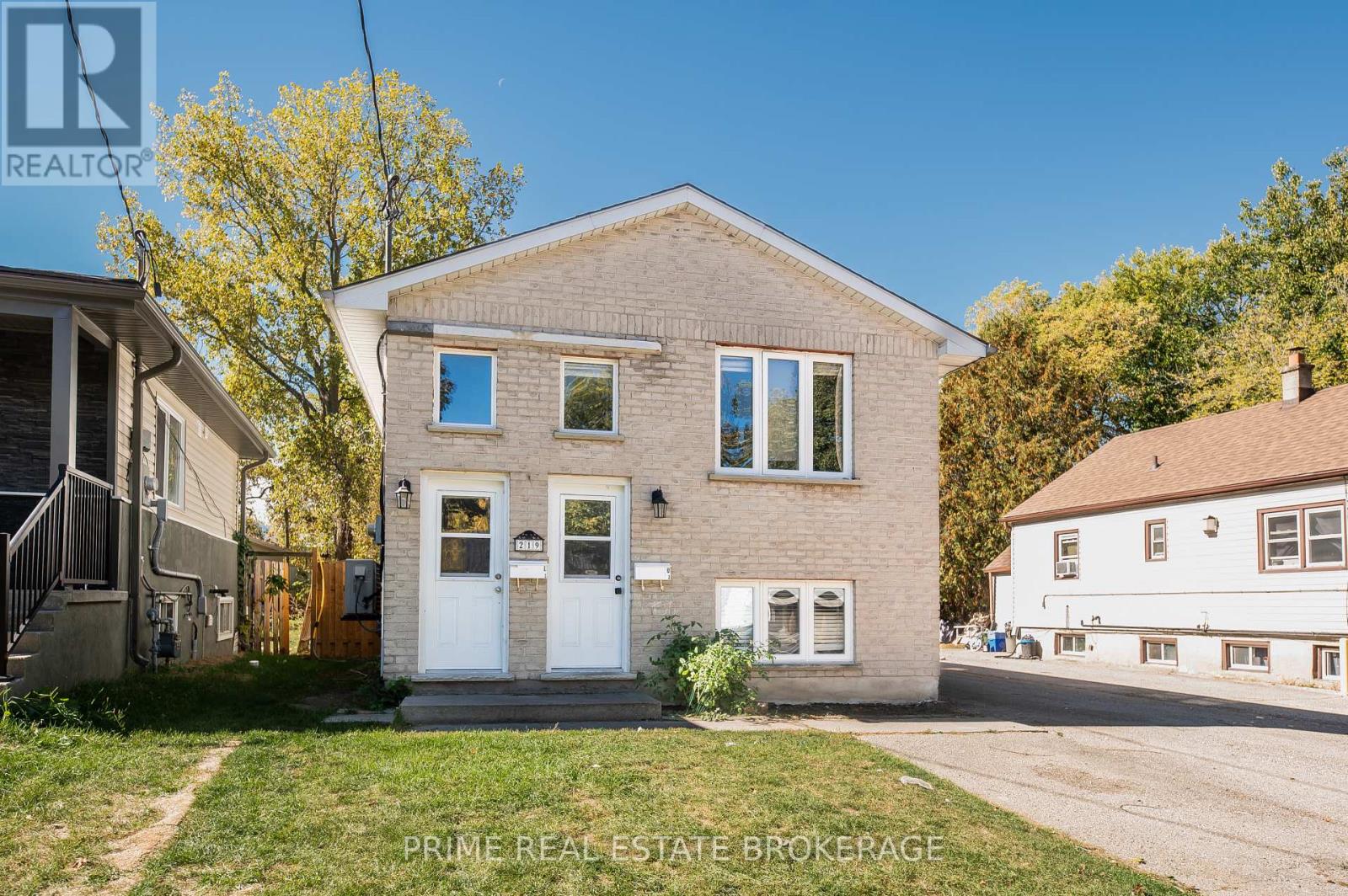 219 EMERSON AVENUE, London South (South H)