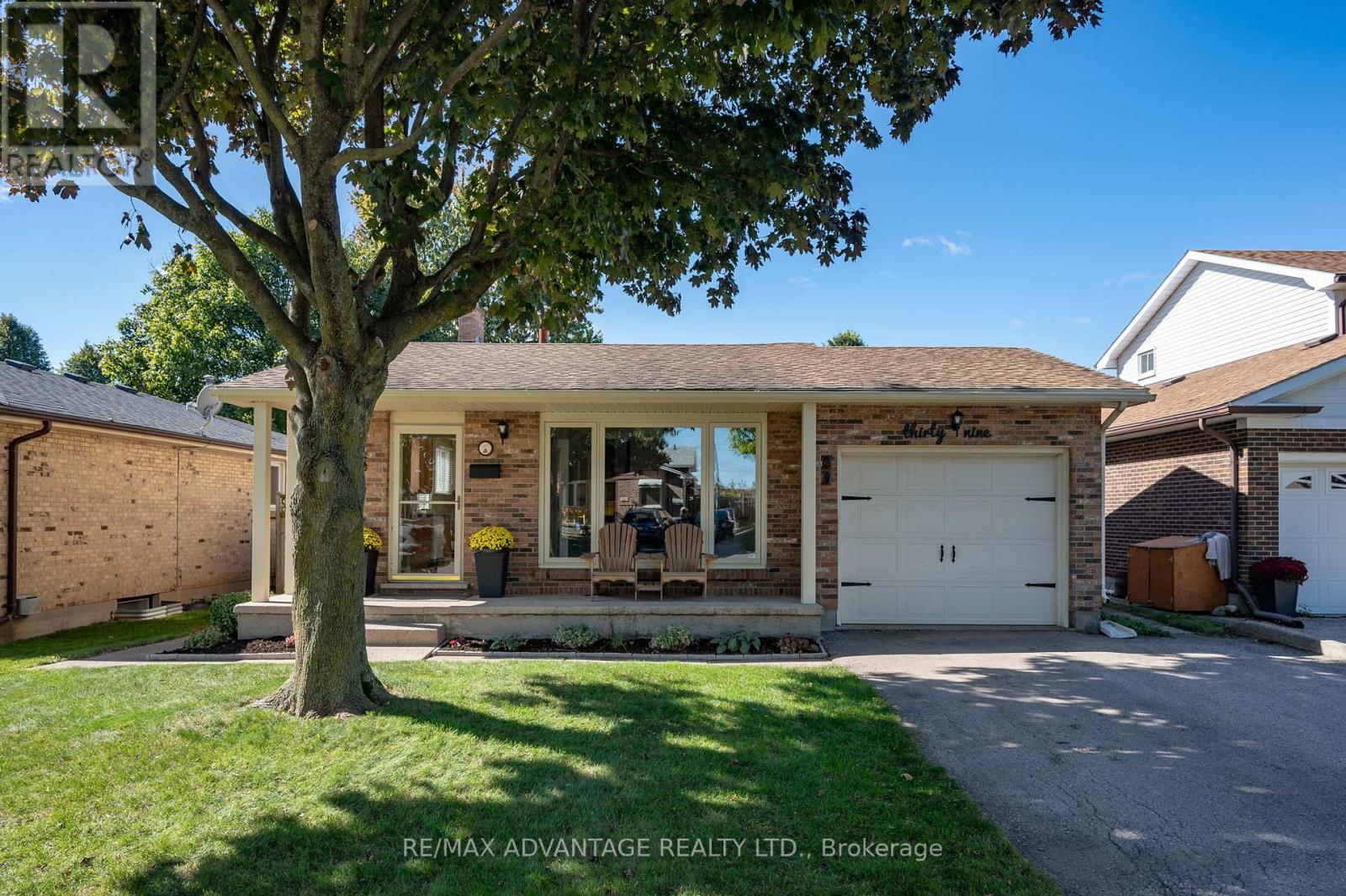 39 LYSANDA AVENUE, London South (South T)