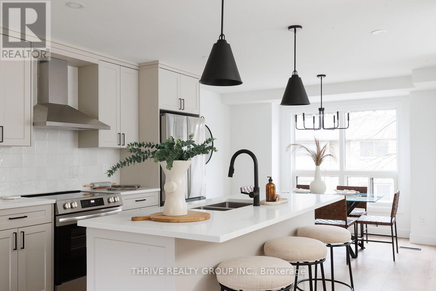 73 - 35 WATERMAN AVENUE, London South (South R)