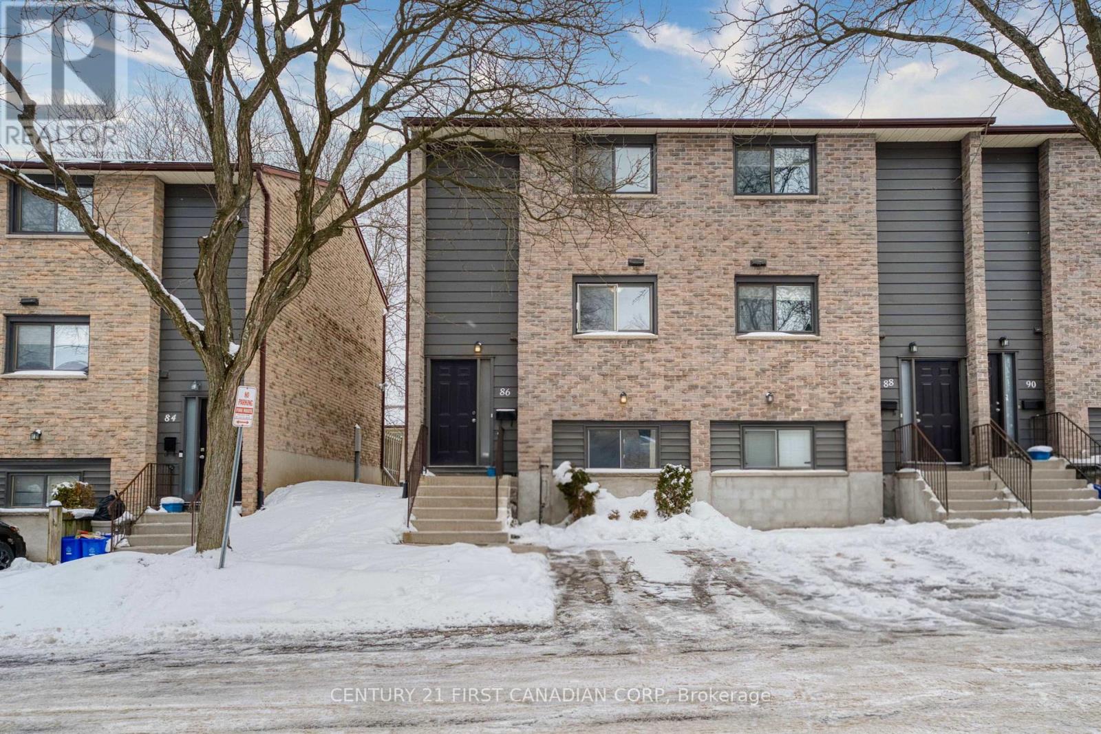 86 - 40 SUMMIT AVENUE, London North (North N)