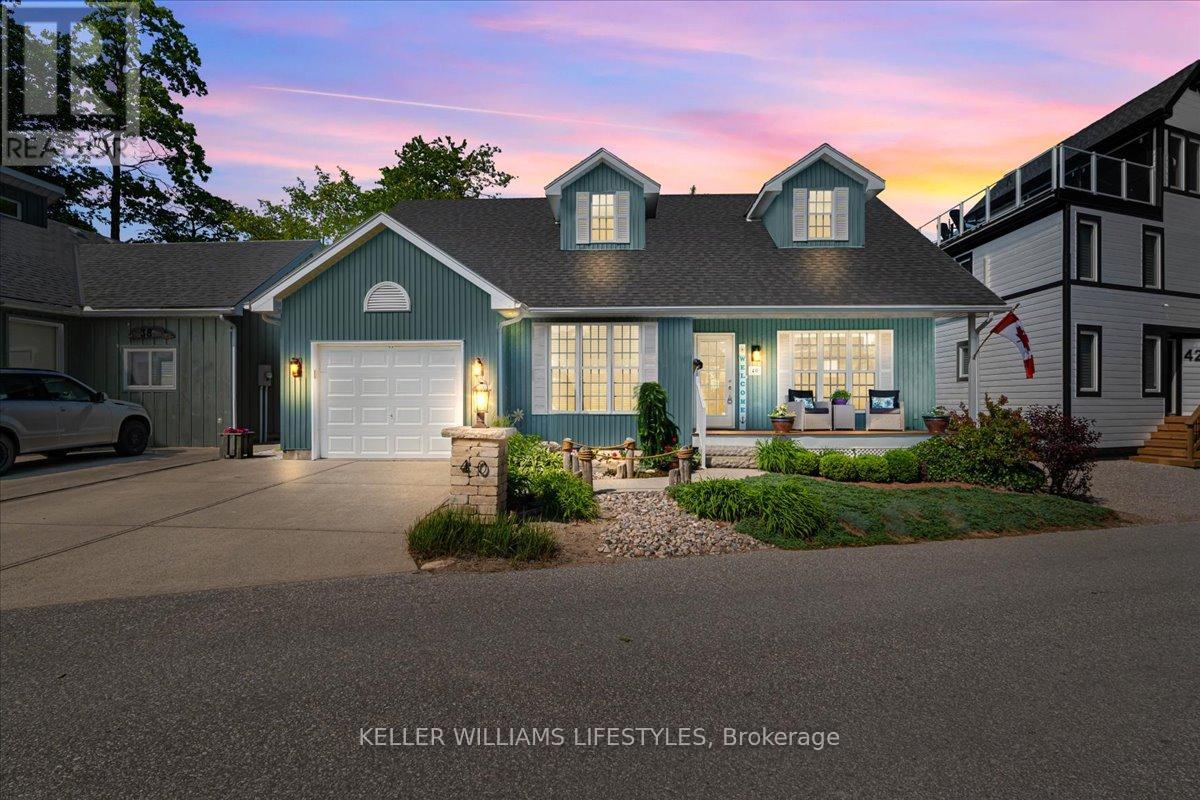 40 LAKESIDE CIRCLE, Lambton Shores (Grand Bend)