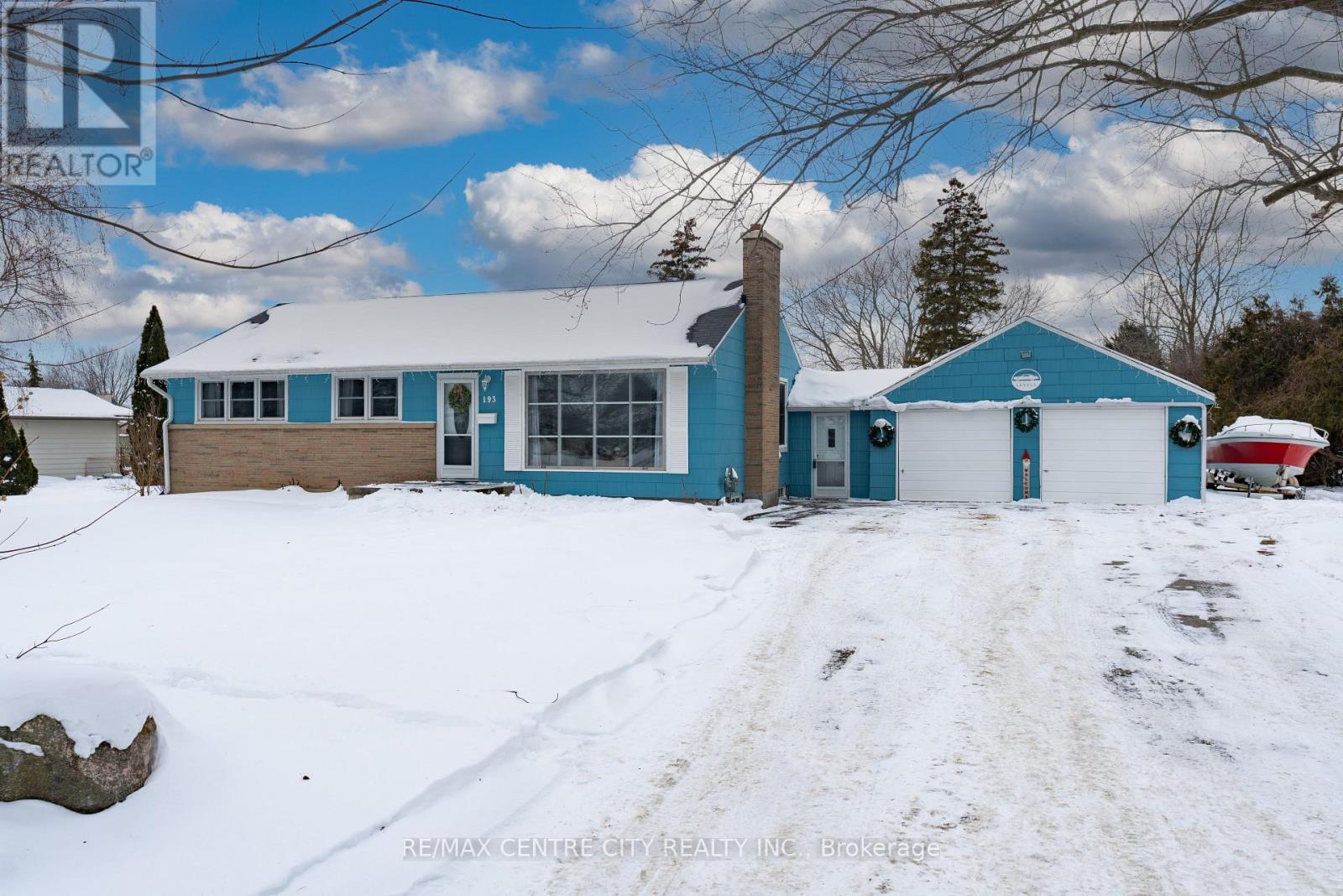 193 CENTENNIAL AVENUE, Central Elgin