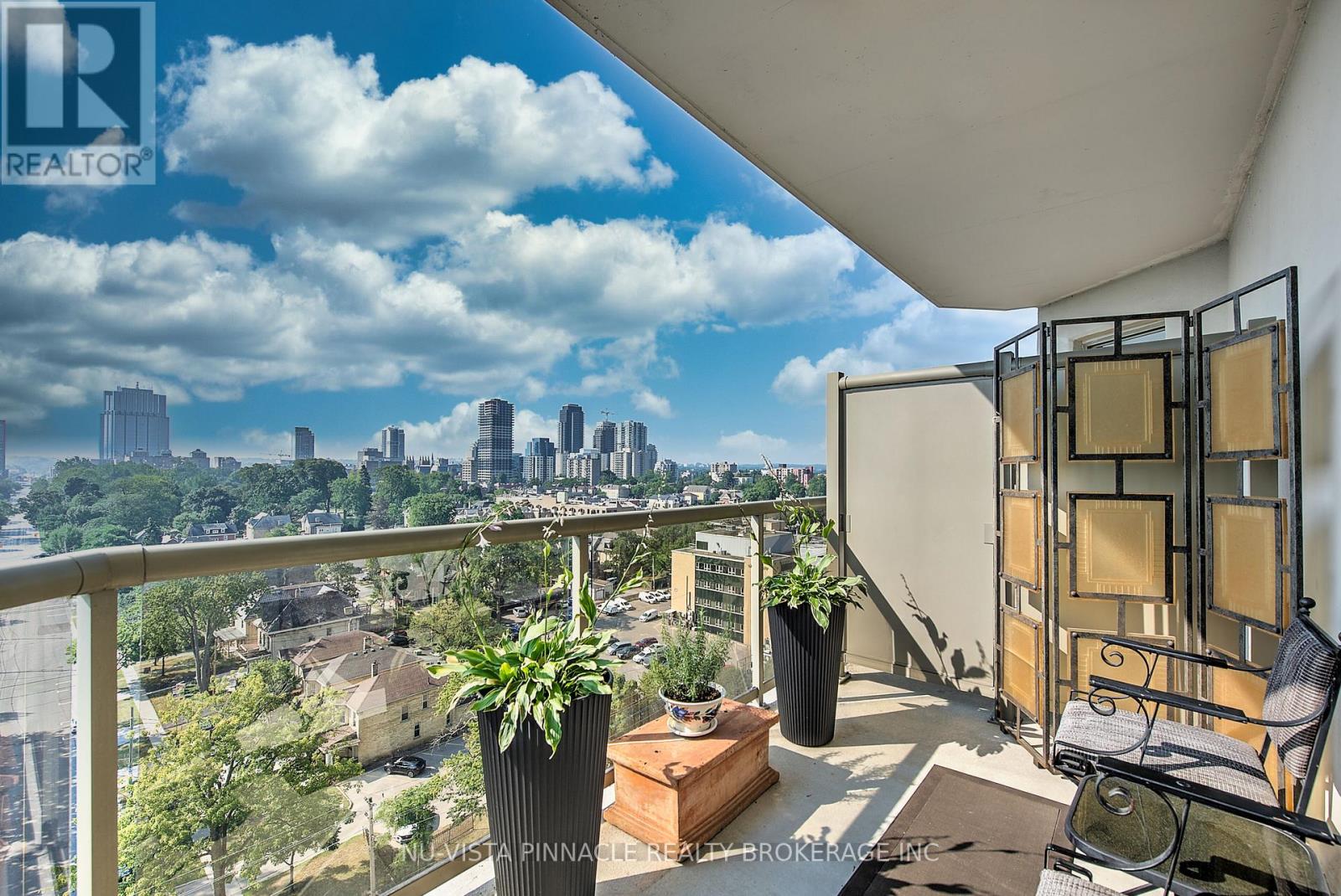 1203 - 250 PALL MALL STREET, London East (East F)