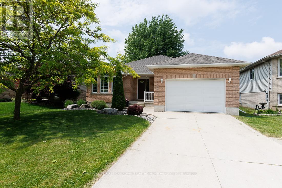 581 HARRIS CIRCLE, Strathroy-Caradoc (NE)