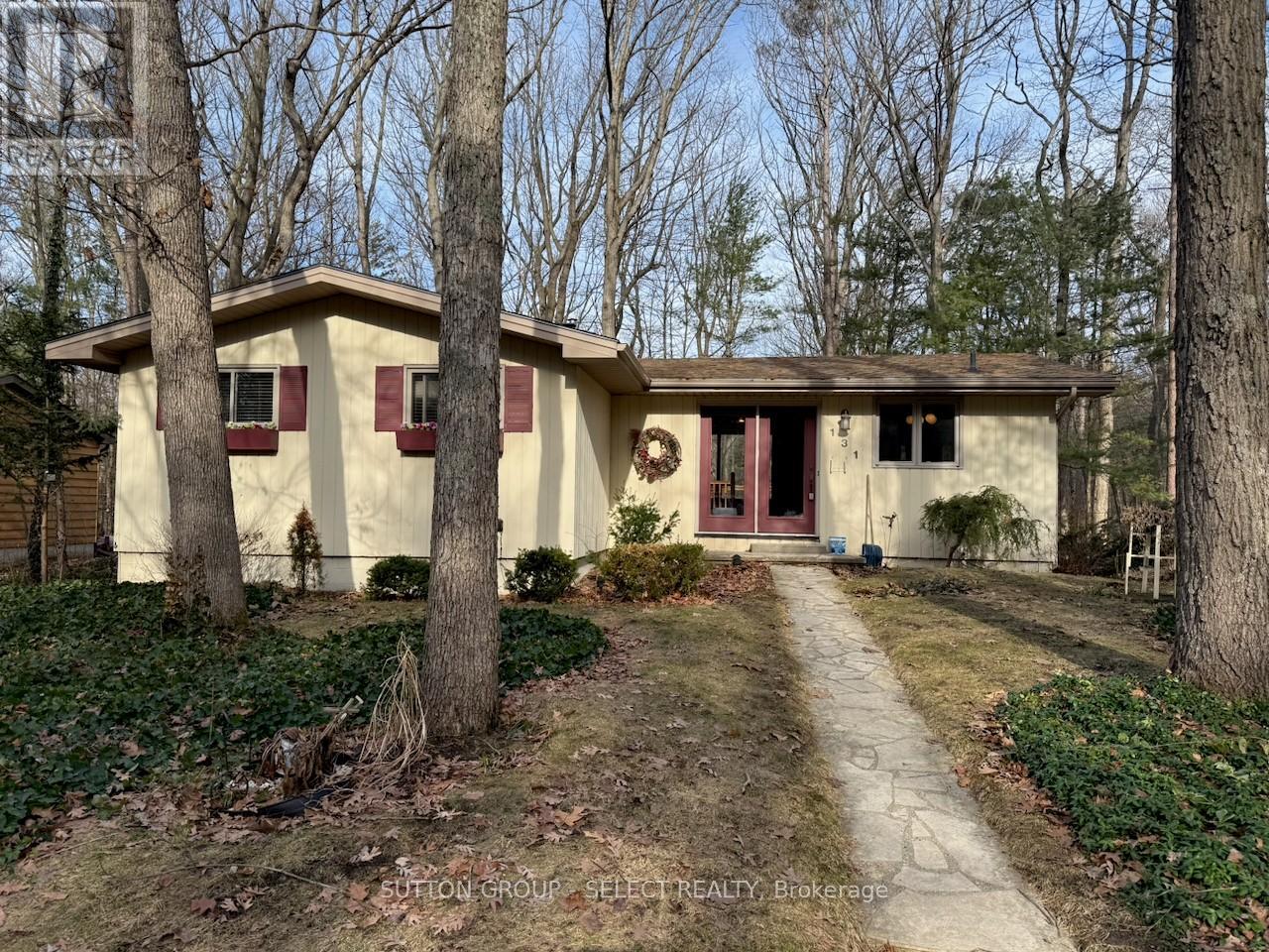 10296 PINES PARKWAY, Lambton Shores (Grand Bend)