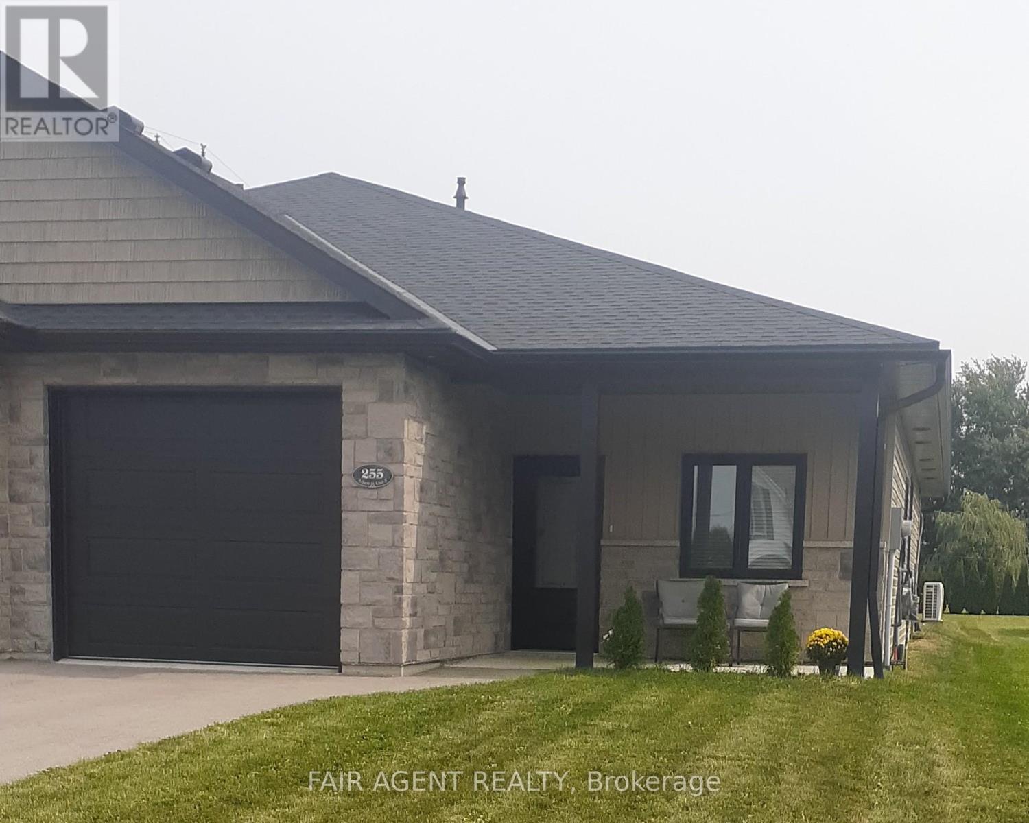 2 - 255 ALBERT STREET, Huron East (Brussels)