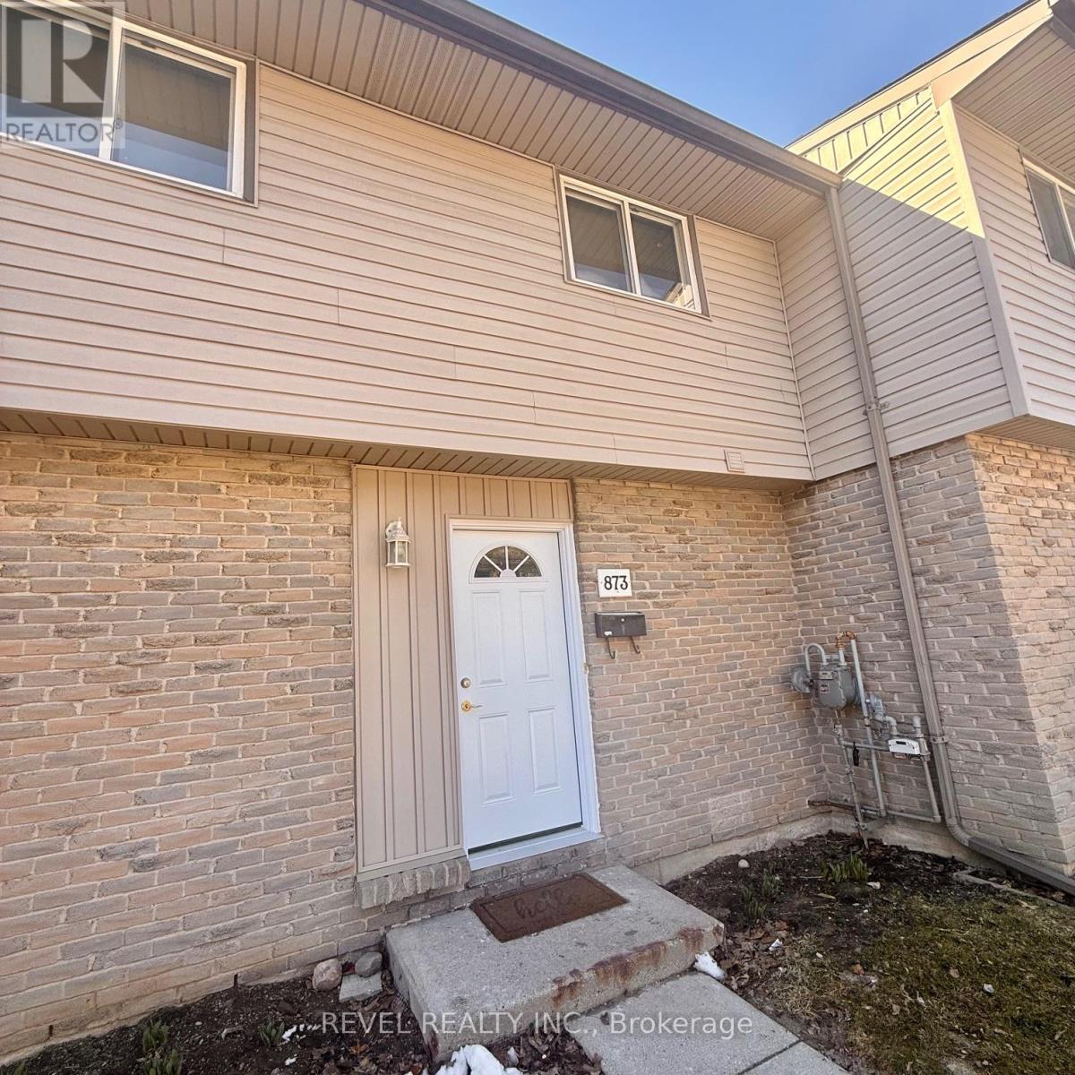 873 SOUTHDALE ROAD E, London South (South Y)