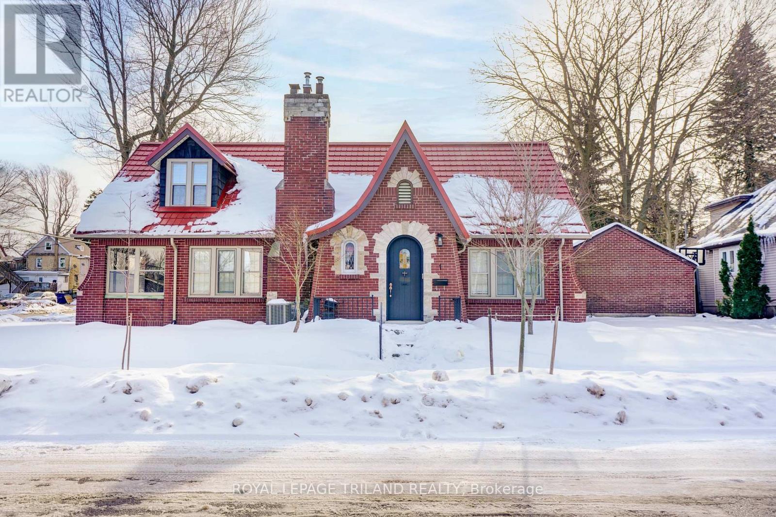 1 WOODLAND PLACE, London South (South F)