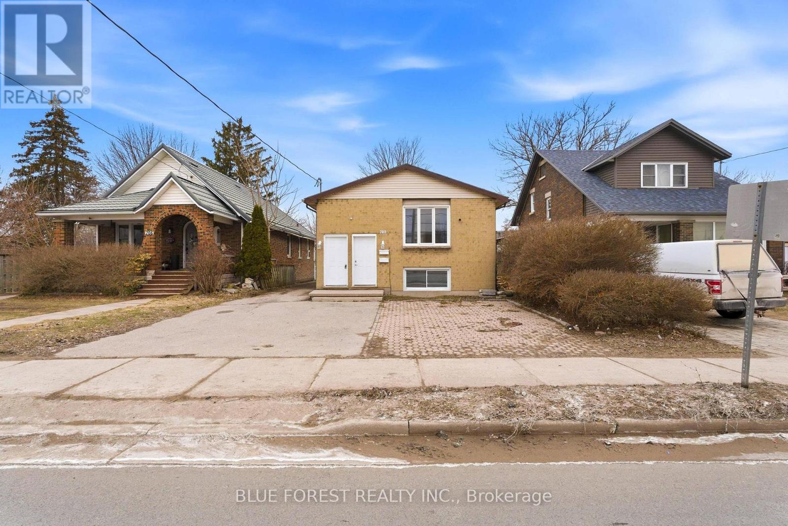 708 OXFORD STREET E, London East (East C)