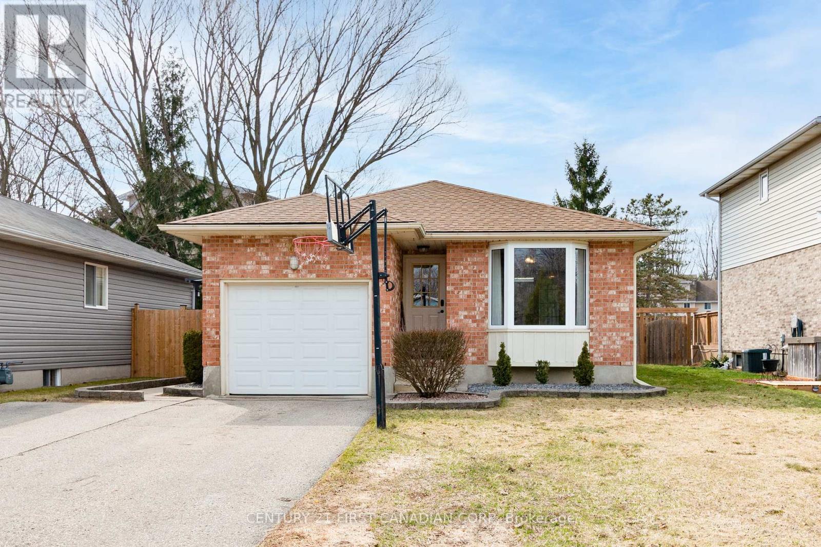 64 MELANIE DRIVE, Aylmer