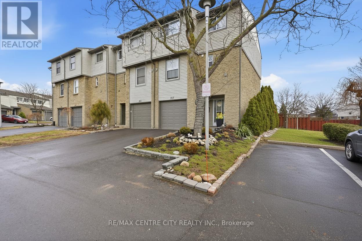 44 - 159 DEVERON CRESCENT, London South (South T)