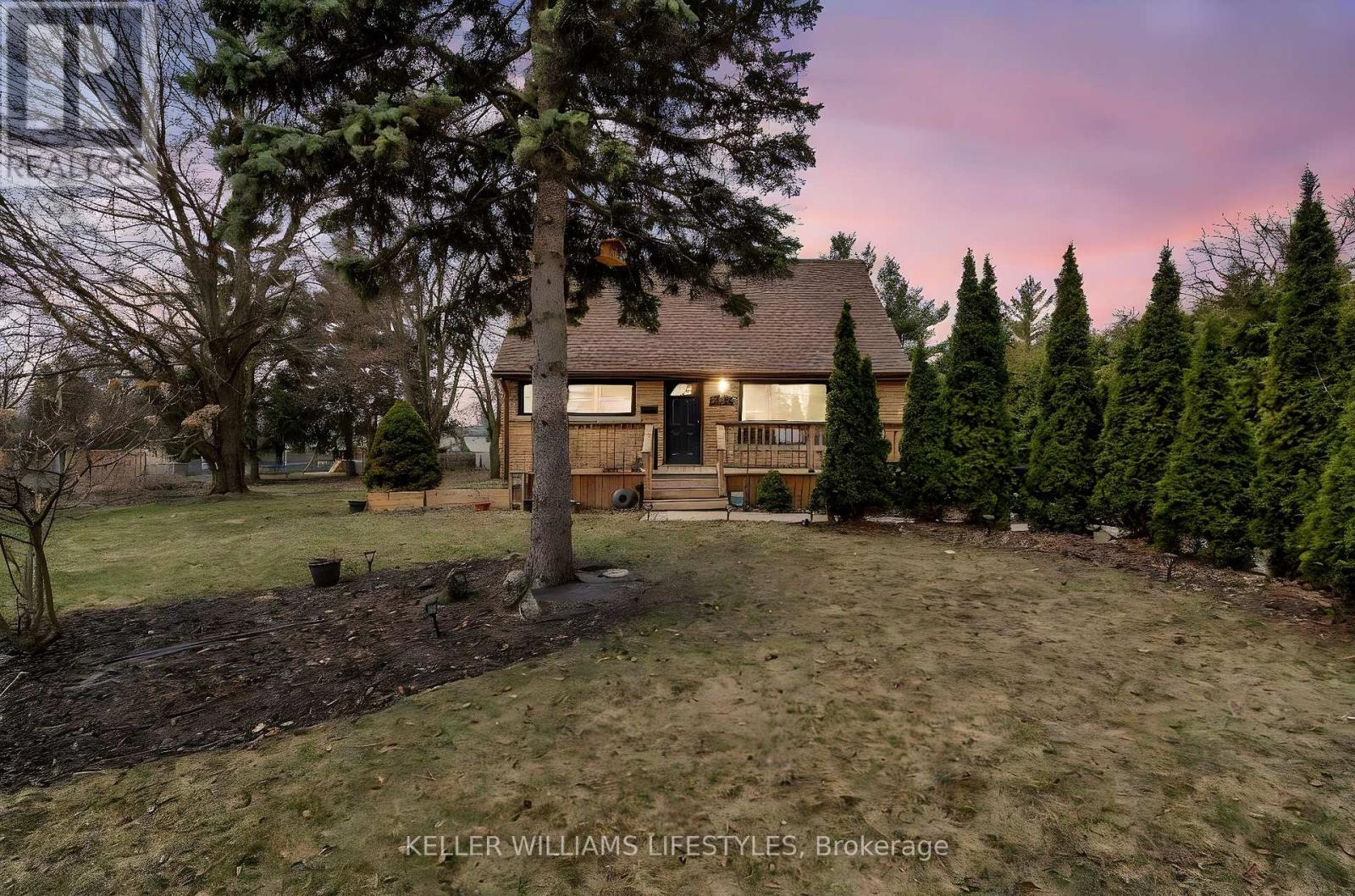 943 DEARNESS DRIVE, London South (South Y)