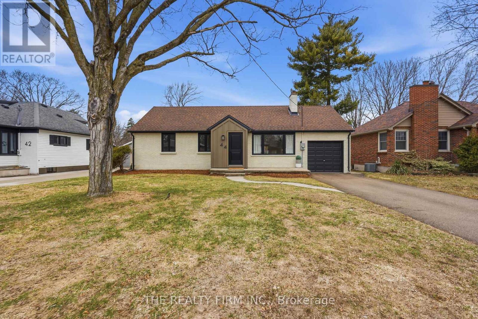 44 DAVID STREET, London South (South V)