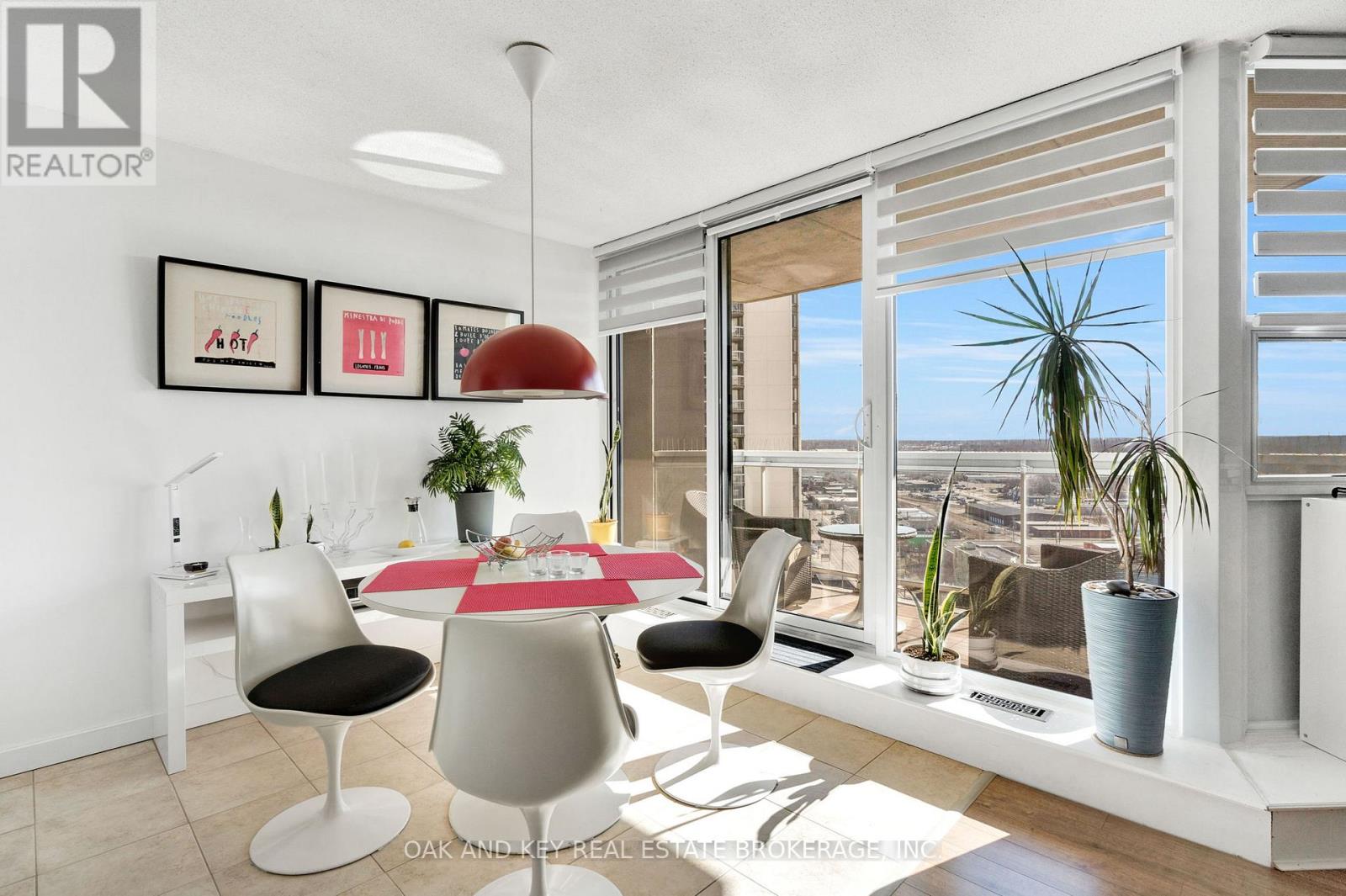 1805 - 323 COLBORNE STREET, London East (East K)