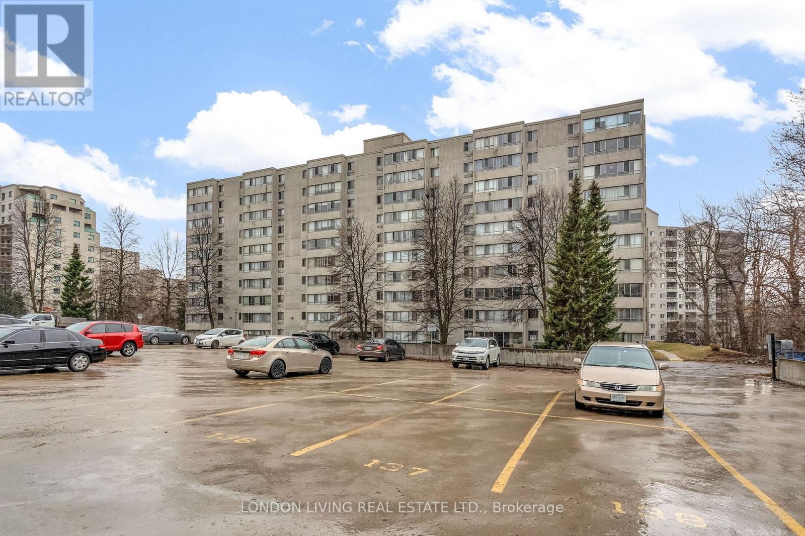 312 - 570 PROUDFOOT LANE, London North (North N)