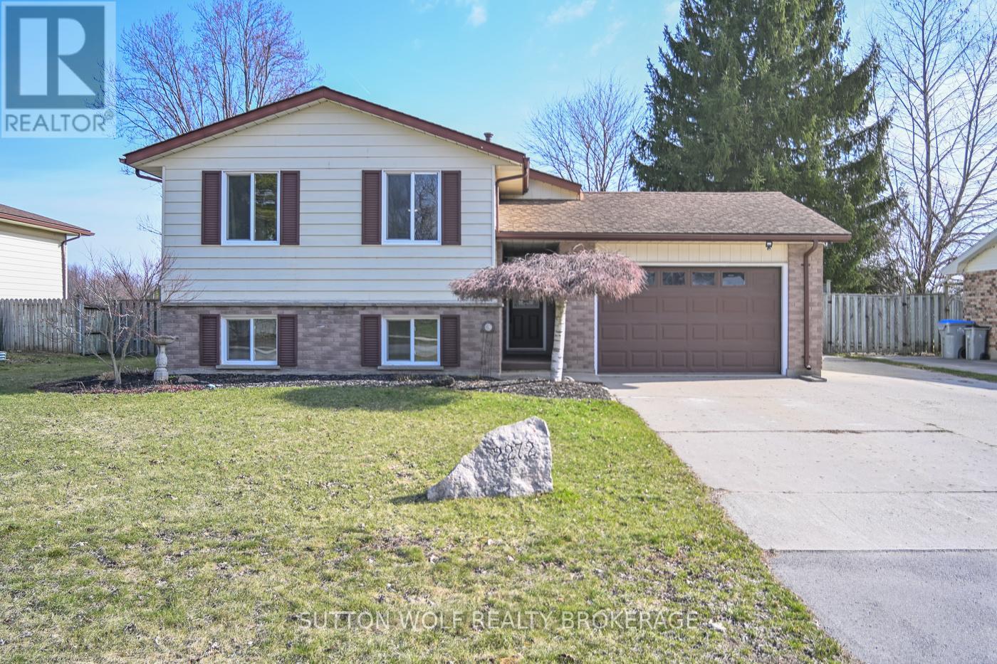 2272 BENTIM ROAD, Strathroy-Caradoc (Mount Brydges)