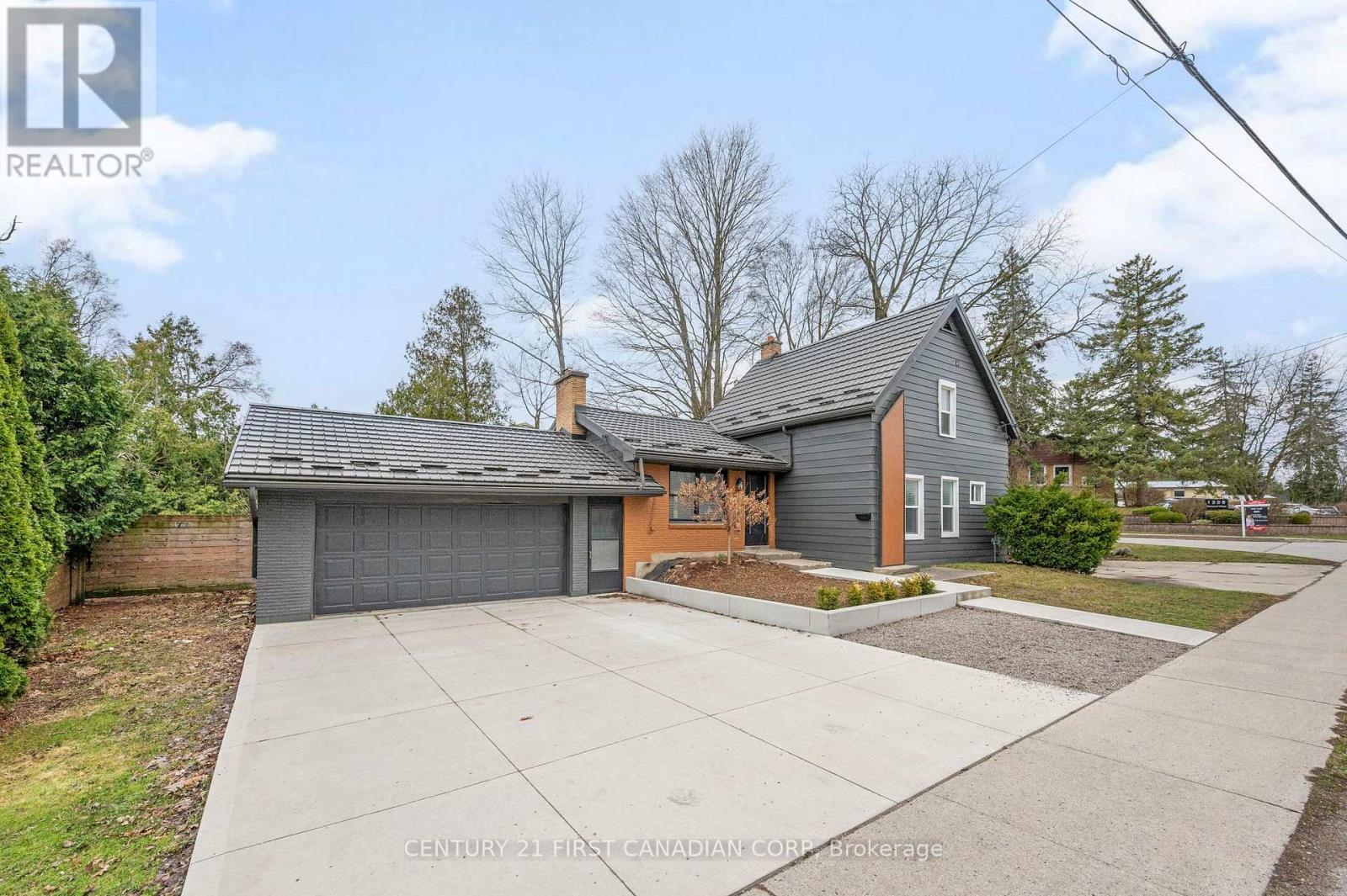 1326 COMMISSIONERS ROAD W, London South (South B)